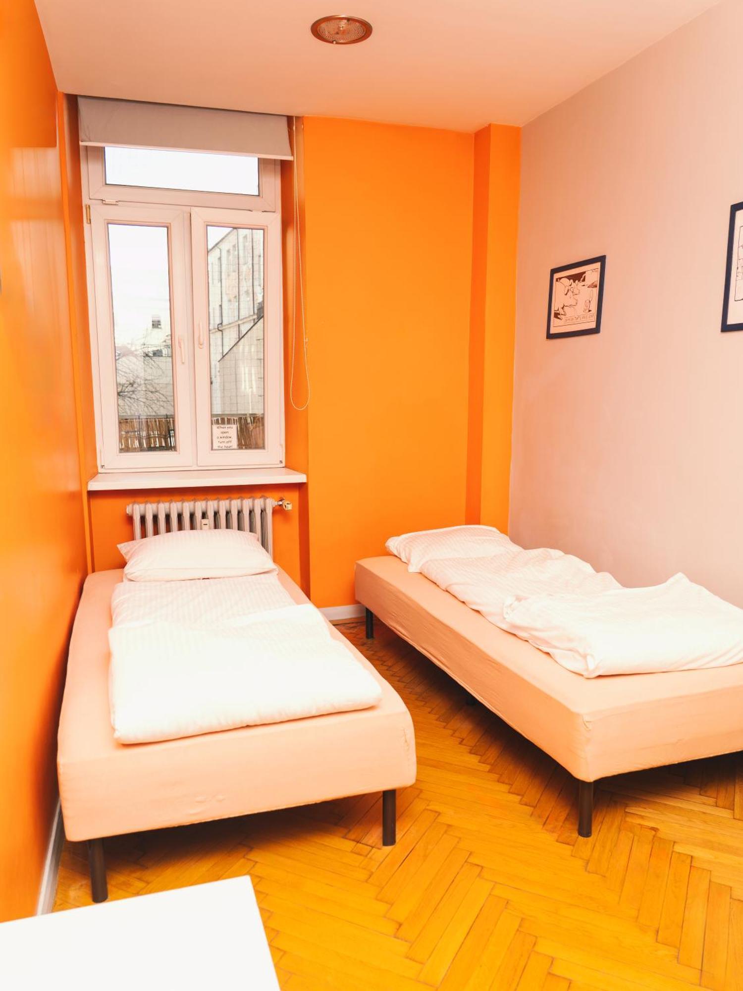 Mosquito Hostel *